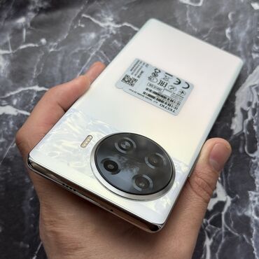 Tecno: Tecno Spark 20 Pro, Б/у, 256 ГБ, цвет - Белый, 1 SIM, 2 SIM, eSIM — 12