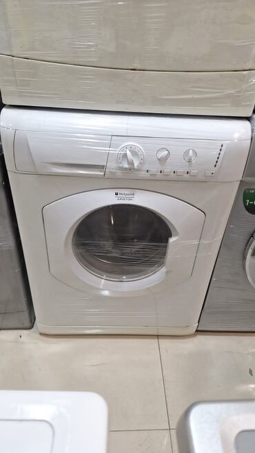 Paltaryuyan maşınlar: Hotpoint Ariston önyükləməli paltaryuyan maşın - Ön paneldə mexaniki