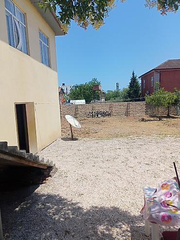 neapol dairesinde kiraye evler: 4 otaqlı mənzil 140кв - Geniş və işıqlı zal: divarları açıq yaşıl — 8