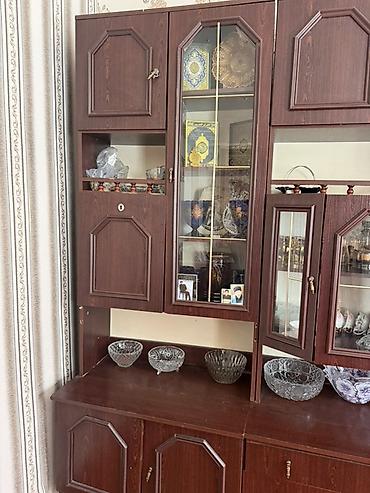 kitab refi modelleri: Klassik qonaq otağı üçün iri divar komplekti - Material: ağac — 2