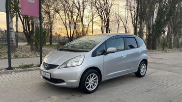 Honda: Honda Fit: 2010 г., 1.3 л, Вариатор, Бензин, Хэтчбэк