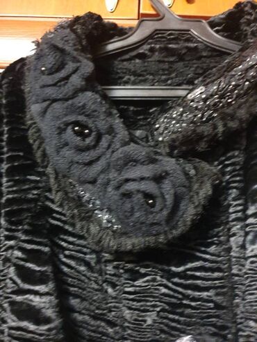 Шубы: Продаем новую полушубку из каракуля . Проиводство Южная Корея. Размер — 5