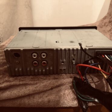 продам автомобильный холодильник: Avtomobil radio qəbuledicisi, avtomobildə səs sistemini