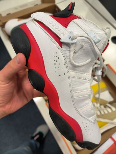 Patike i sportska obuća: Proslavite legendarnu Džordanovu karijeru sa Nike Jordan 6 Rings