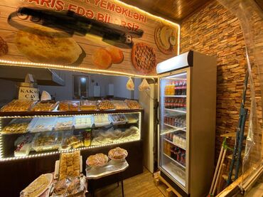 Restoran, kafelər: İnşaatçılar metrosunun yaxınlığında,43 kv.m sahəsi olan, bütün — 4