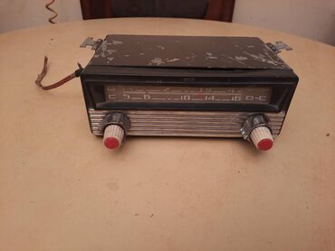 Audio oprema za auto: Stari,retro radio za kola/auto - vintage
Nepoznato stanje — 6