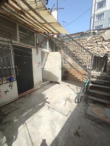 bakida kiraye evler 1 otaqli: 1 otaqlı, 22 kv. m, Orta təmir
