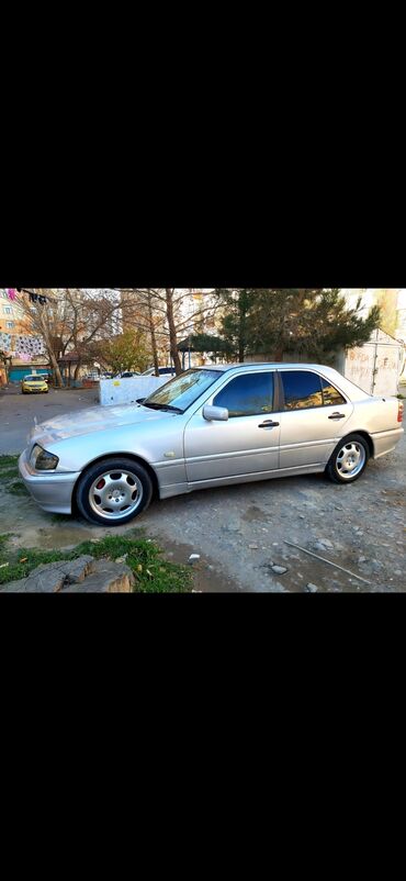 04 maşın: Mercedes-Benz 280: 2.8 l | 1996 il Sedan