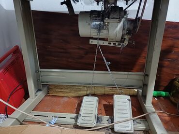 Швейные машины: Швейная машина Typical, Полуавтомат