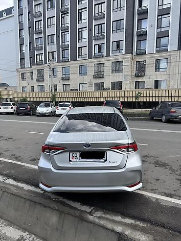 Toyota: Toyota Corolla: 2020 г., 1.8 л, Вариатор, Гибрид, Седан — 2