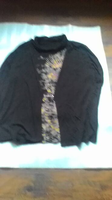 Ostala ženska odeća: Dve velike kese odeće samo 300 dinara. jakna, 6 košulja, 4 džempera na lalafo.rs — 15 Ostala ženska odeća: Dve velike kese odeće samo 300 dinara. jakna, 6 košulja, 4 džempera — 15