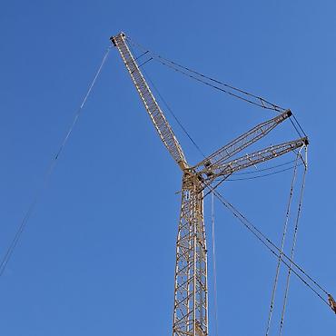 Башенно-стреловой кран с решётчатой мачтой Описание: - Высокая at lalafo.kg Башенно-стреловой кран с решётчатой мачтой Описание: - Высокая