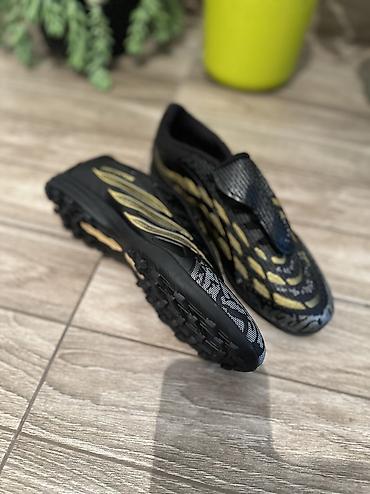 Бутсы: Сороконожки футбольные Adidas Predator (модель с язычком/клапаном — 2