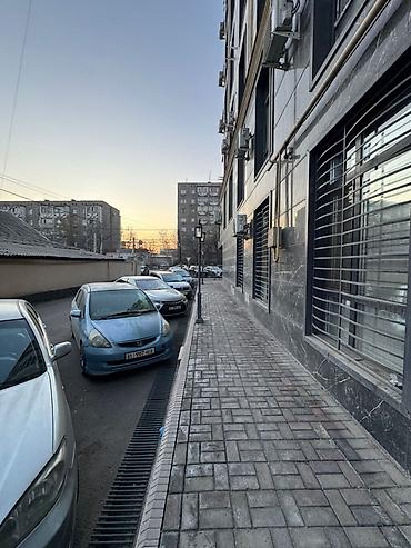 Аренда офисов: Аренда офисов, 100 м², В жилом комплексе, 1 линия, С оборудованием, С видом на горы — 16