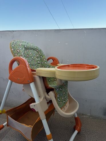 столик для автокресла: Uşaq yemək stolu/kreslosu - Rənglər: narıncı, bej və ağ