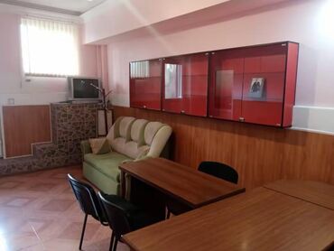 Ofislər: Ofis sahəsi 63 kv – mebellə təchiz olunmus.N.Nerimanov metro — 7