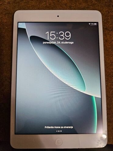 Tableti: Tablet IPAD MINI 2nd gen 16GB SILVER Prodajem polovan tablet IPAD MINI — 2