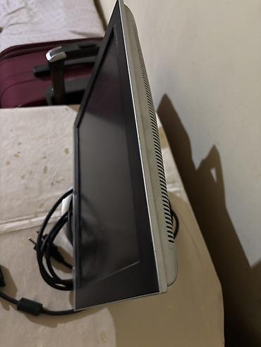 ayfin 17: LG Flatron L1520B LCD monitor - Ekran diaqonalı: 15" - Matris: LCD — 2