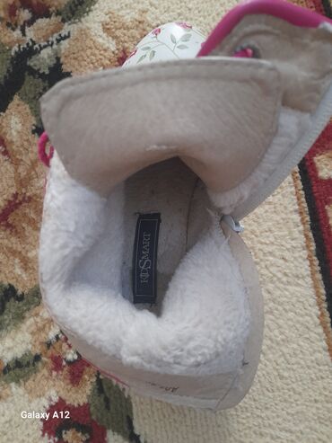 Детская обувь: 29 размер,18.5см размер стельки
состояние отличное — 3