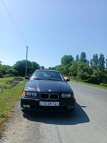 mercedes s class 220: BMW 3 Seriyası E36 sedan, qara rəng - Kuzov: 4 qapılı sedan — 1