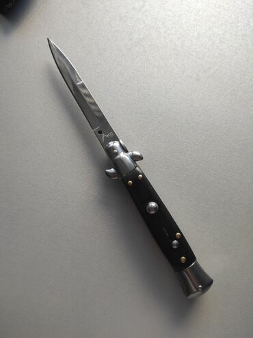 продаю декорации: Стиллет - изящное оружие с тонким лезвием и компактной рукоятью