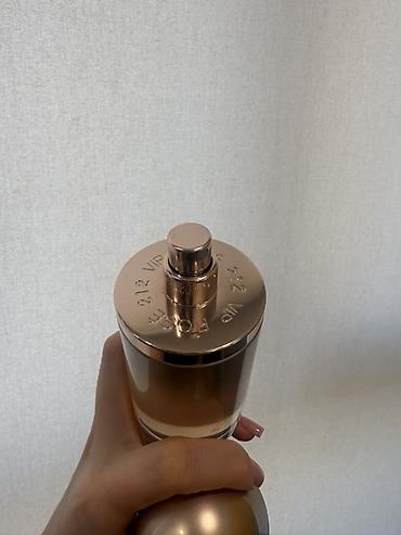 Carolina Herrera 212 VIP Rosé EDP (Original) Original etirdir. Qaliq