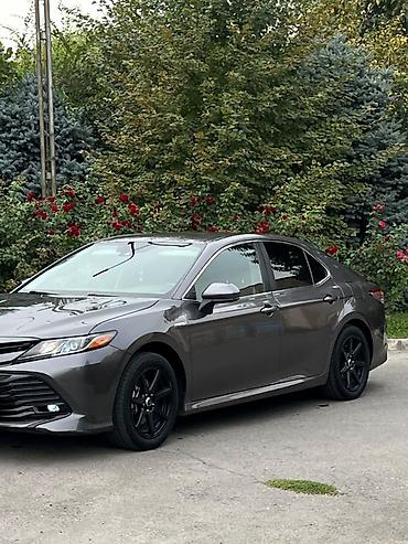 bud e9: Toyota Camry: 2020 г., 2.5 л, Автомат, Гибрид, Седан — 3