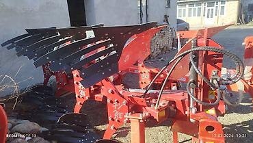 Тракторы Dongfanghong: Колёсные тракторы Dongfeng (серия LX/MF), красного цвета, с кабиной — 11