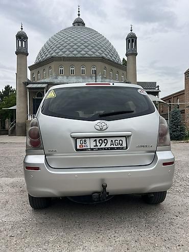 корай 5: Toyota Corolla Verso: 2004 г., 1.8 л, Механика, Газ, Минивэн — 3