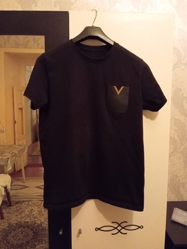 Рубашки: Мужская футболка, Valentino, L (EU 40), цвет - Черный