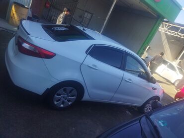 Kia: Kia Rio: 2015 г., 1.6 л, Механика, Бензин, Седан — 3