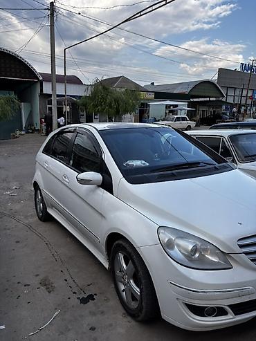 мерседес ешка: Mercedes-Benz B-Class (W245) – ağ rəngli kompakt minivan/hetçbek — 2