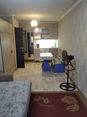 снять комнату гостиничного типа бишкек: 24 м², С мебелью