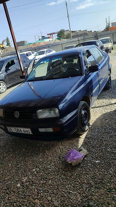 Volkswagen Vento: 1992 г., Седан