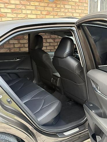 corolla 2018: Toyota Camry: 2019 г., 2.5 л, Автомат, Гибрид, Седан — 6