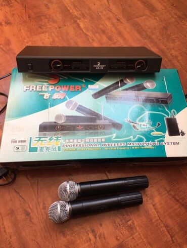 Вокальные микрофоны: Радиосистема с 2 беспроводными микрофонами. Пользовались только 3 — 3