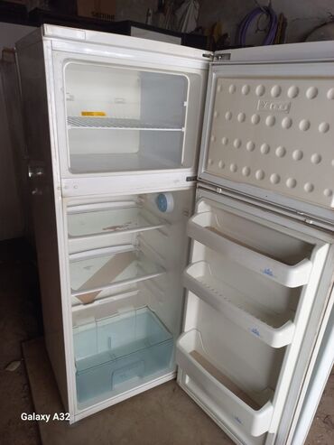 ekshen kamera soni: Холодильник Двухкамерный