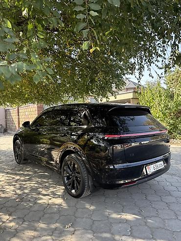 geely mon: Продаже LiXiang L7 Год 2024 Плагин Состояние идеал Объем 1,5 — 7