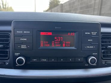 магнитола авто: Штатный магнитола Кия Стоник. отдам за 500 сом Автомобильная — 1