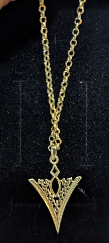 чай каталина для похудения: Qızıl zəncir boyunbağı və “V” formalı kulon Əyar: 585 (14K) -