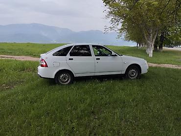 VAZ (LADA): Lada Priora hatchback – ağ rəng, kondisionerli. Xüsusiyyətlər və — 12