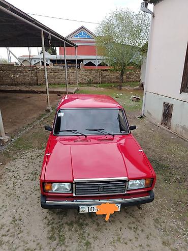 tofaş fara: LADA 2107, qırmızı rəng, sedan kuzov. - Mühərrik: benzinli, arxa — 4