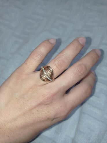 золотые серьги кольца: Кольцо золото, размер17. проба375. Цена5500сом.Одевала редко