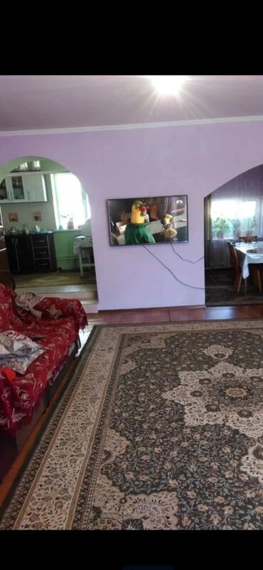 срочно продаю дом ала тоо: 68 кв. м, 3 бөлмө, Унаа токтотуучу жай, Сарай, Забор, тосулган