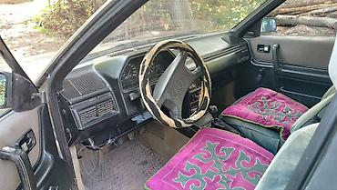 Audi: Audi 100: 1983 г., 2.3 л, Кол менен иштөөчү, Бензин, Седан — 5