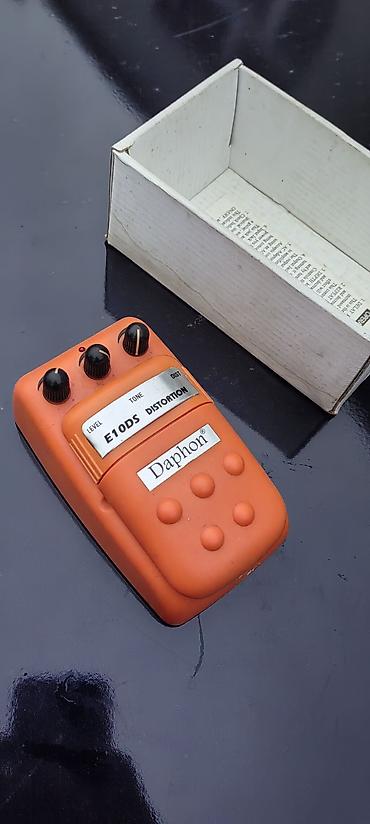 Daphon E10DS fuzdistorstion gitara .və saz pedalı. Cox az işlənib