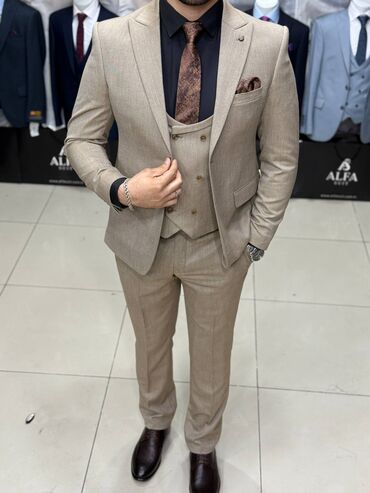 Kostyumlar: Kişi Kostyum Dəstləri - Klassik və modern kəsim: dar siluet, çiynə — 47