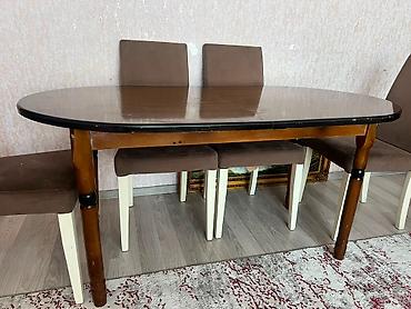 Stol yaxşı veziyyetdedir,az,işlenib.Eve yeni stol aldığımçün satıram