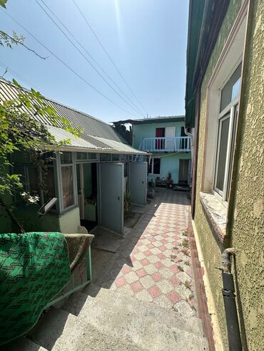 купить дом в кр: Барачный, 300 м², 4 комнаты, Агентство недвижимости, Старый ремонт