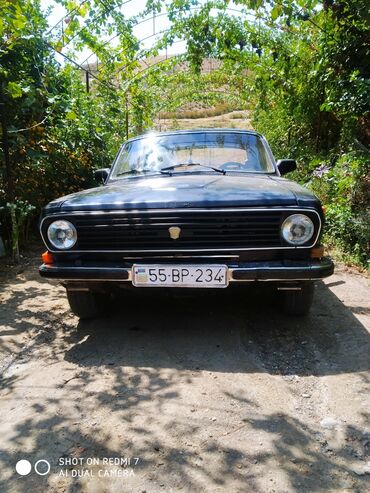 yeşqa mercedes: GAZ 24-10 Volga sedanı klassik sovet avtomobilidir. Qara rəngdə olan
